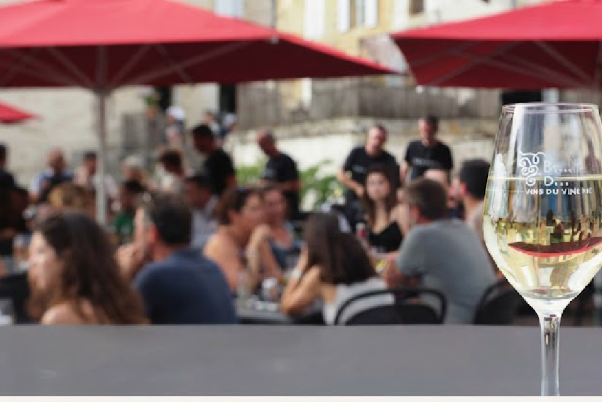 Un été vibrant à Bergerac : culture, terroir et convivialité au Quai Cyrano